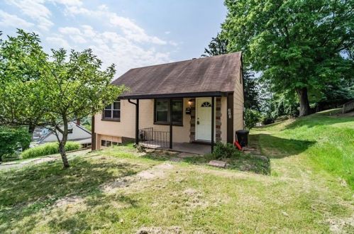 223 Auburn St, Pittsburgh PA  15206-3209 exterior