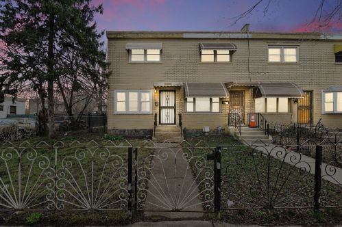 8523 Racine Ave, Chicago IL  60620-3324 exterior