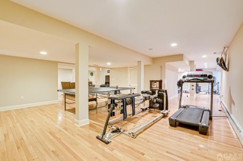 21 Southfield Rd, Edison NJ 08820-3141 exterior