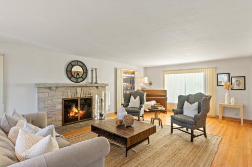 5011 Palisades Rd, Milwaukee, WI 53217-5756