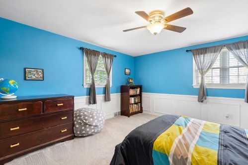 2351 Berkshire Dr, Pittsburgh PA  15241-2445 exterior