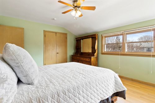 4801 Diversey Blvd, Milwaukee WI 53217-5919 exterior