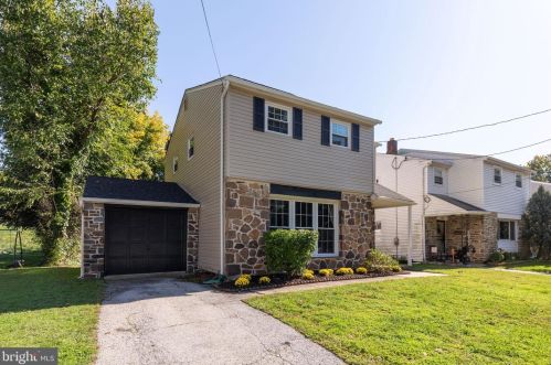 209 Foster Ave, Pittsburgh, PA 19083-5405