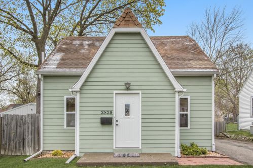 2829 Fulford St, Kalamazoo, MI 49001-4489