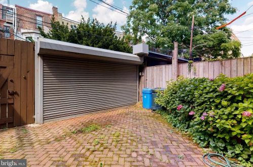 2319 Delancey Pl, Philadelphia PA 19103-6406 exterior