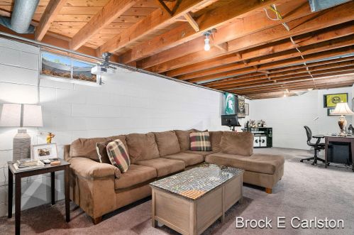 3024 Beach St, Meskegon MI 49441-1128 exterior