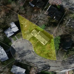 31 Cottonwood Rd, Newton MA 02459-3112 aerial view