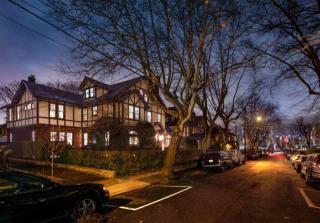 14 Clifton Ter, Union City, NJ 07086-7019