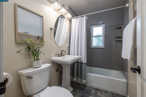 1962 Elinora Dr, Concord CA  94523-2828 exterior