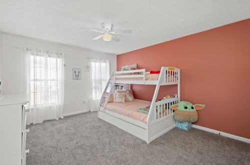 6016 Hawthorn Dr, Moon Twp PA  15108-9064 exterior