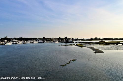 309 Hawthorne Ave, Point Pleasant Beach NJ 08742-2540 exterior