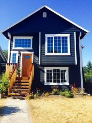 718 100, Seattle WA  98106-3185 exterior