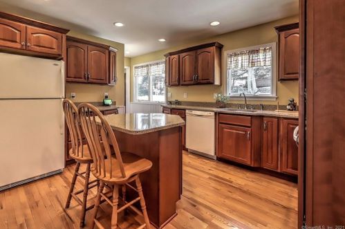 130 Mary Ellen Dr, Milford CT 06460-6928 exterior