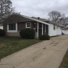 4886 104th St, Milwaukee, WI 53228-3250