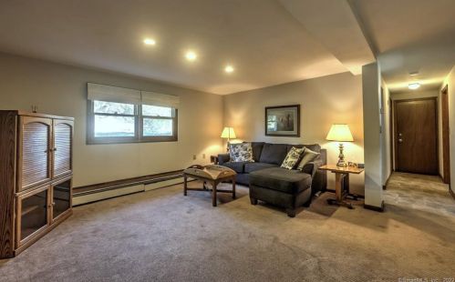 22 Lyda Dr, Milford CT 06460-3756 exterior