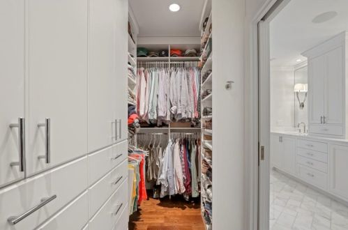 2817 Dover Rd, Atlanta GA 30327-1209 exterior