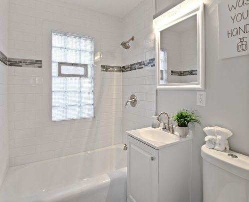 3628 61, Milwaukee WI 53216-2704 exterior