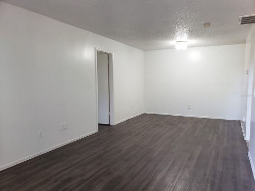 8592 Channelview Cir, Tampa FL  33614-8119 exterior