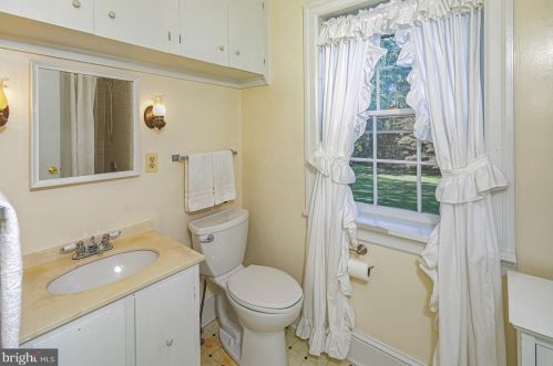 740 Princeton Kingston Rd, Princeton NJ 08540-4124 exterior