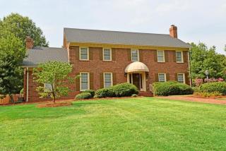 305 Staunton Dr, Greensboro, NC 27410-6068