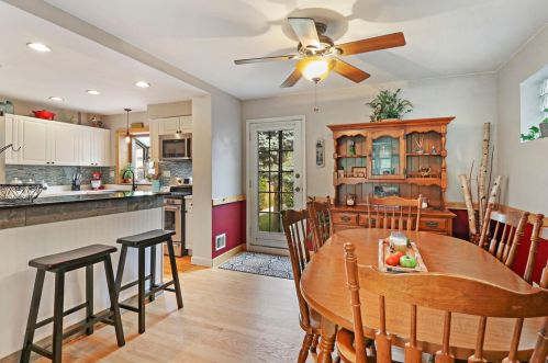 6304 Peterson Ave, Chicago IL 60646-4619 exterior