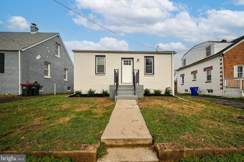 304 3rd St, New Castle, DE 19720-5941