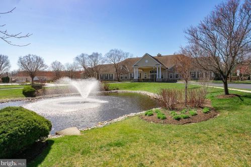 5 Taylor Ct, Columbus NJ  08022-2339 exterior