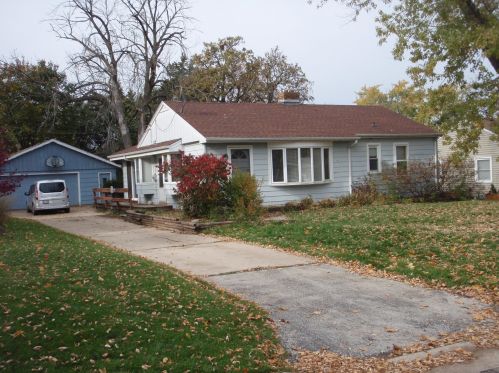 4357 Glenway St, Milwaukee, WI 53222-1118