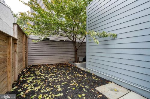 970-74 Leithgow St, Philadelphia PA  19123-1440 exterior