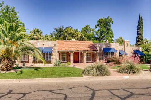 2021 Alvarado Rd, Phoenix AZ  85009-2830 exterior