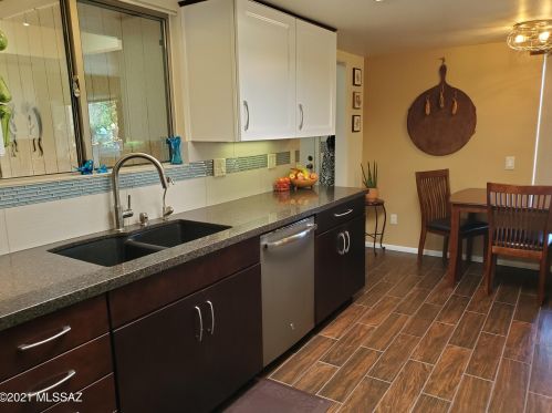 1086 Paseo Iris, Green Valley AZ 85614-3644 exterior