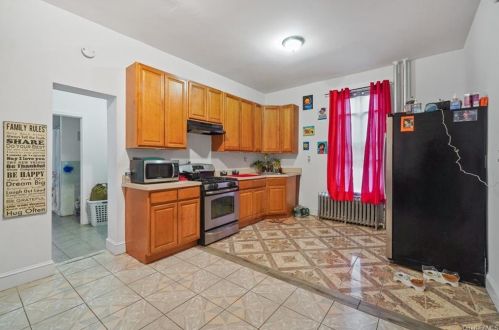 214 Prospect Ave, Mount Vernon NY 10550-2349 exterior