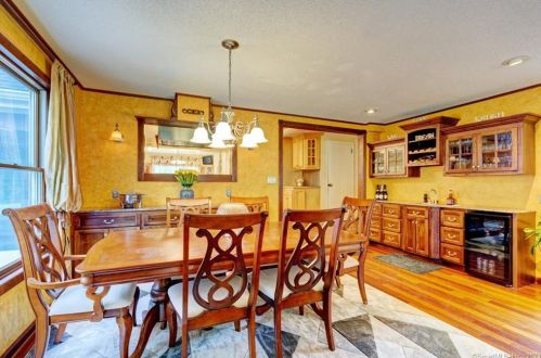 108 Hickory Hl Rd, New Britain CT 06052-1009 exterior