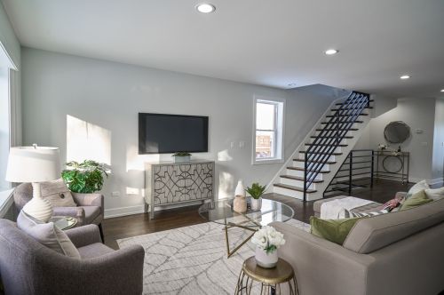 4452 Leland Ave, Chicago IL  60630-4043 exterior