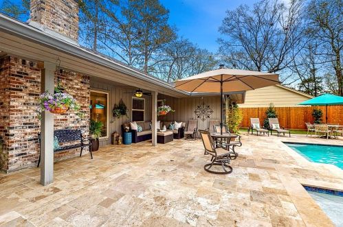 2018 Thousand Pne Dr, Humble TX 77339-3147 exterior