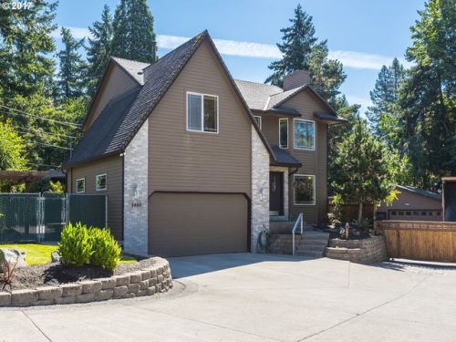 2460 Creighton Ave, Portland, OR 97267-2717