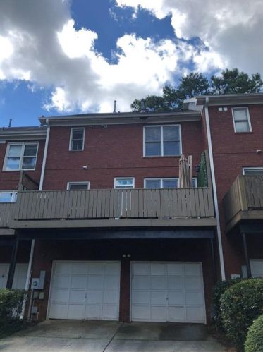 1194 Brookhaven Gln, Atlanta GA  30319-4707 exterior