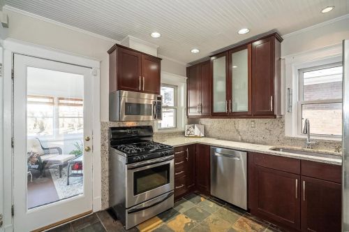 1137 Moorlands Dr, Saint Louis MO 63117-2151 exterior