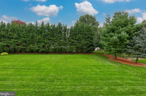 31 Lewiston Cir, Lancaster PA 17601-4883 exterior