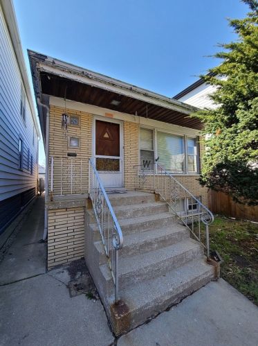 3008 Spaulding Ave, Chicago, IL 60618-6809
