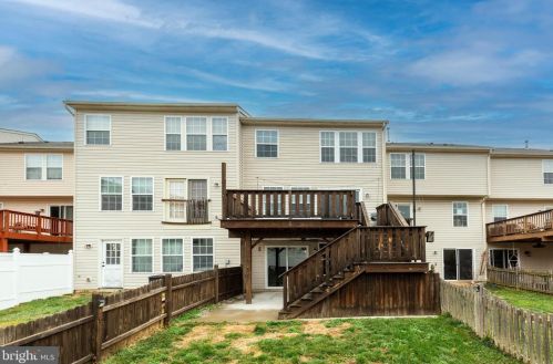 711 Grant Dr, Hanover PA  17331-2079 exterior