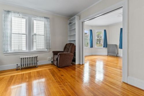 113 Oakland Ave, Providence RI 02908-3632 exterior