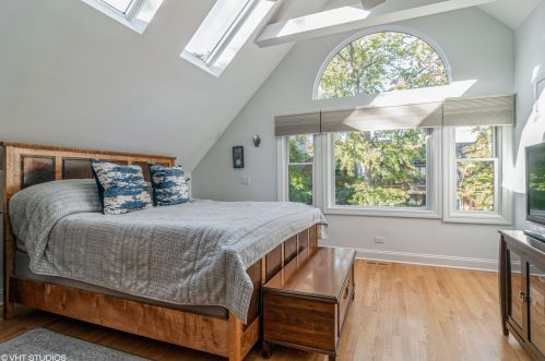 1845 Cornelia Ave, Chicago IL 60657-1022 exterior