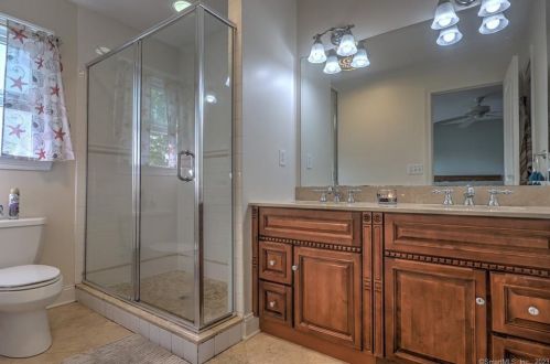 47 Chester St, Milford CT 06460-7421 exterior