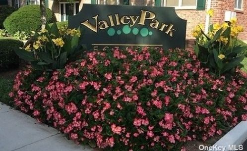 1798 Shipley Ave, Valley Stream, NY 11580-1753