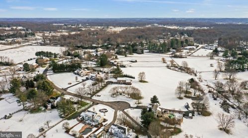 19840 Meredith Dr, Rockville MD 20855-2426 exterior