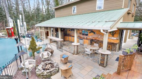 4512 Dolphin Ln, Alexandria VA 22309-3110 exterior