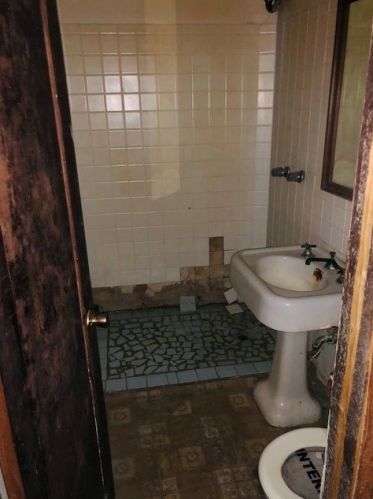 6431 Richmond St, Chicago IL  60645-4201 exterior