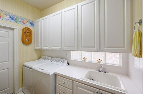 5296 Hawkesbury Way, Naples FL 34119-9581 exterior