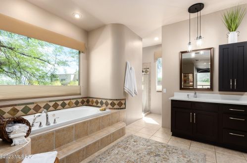 6185 Avenida De Chaparron, Tucson AZ  85750-1244 exterior